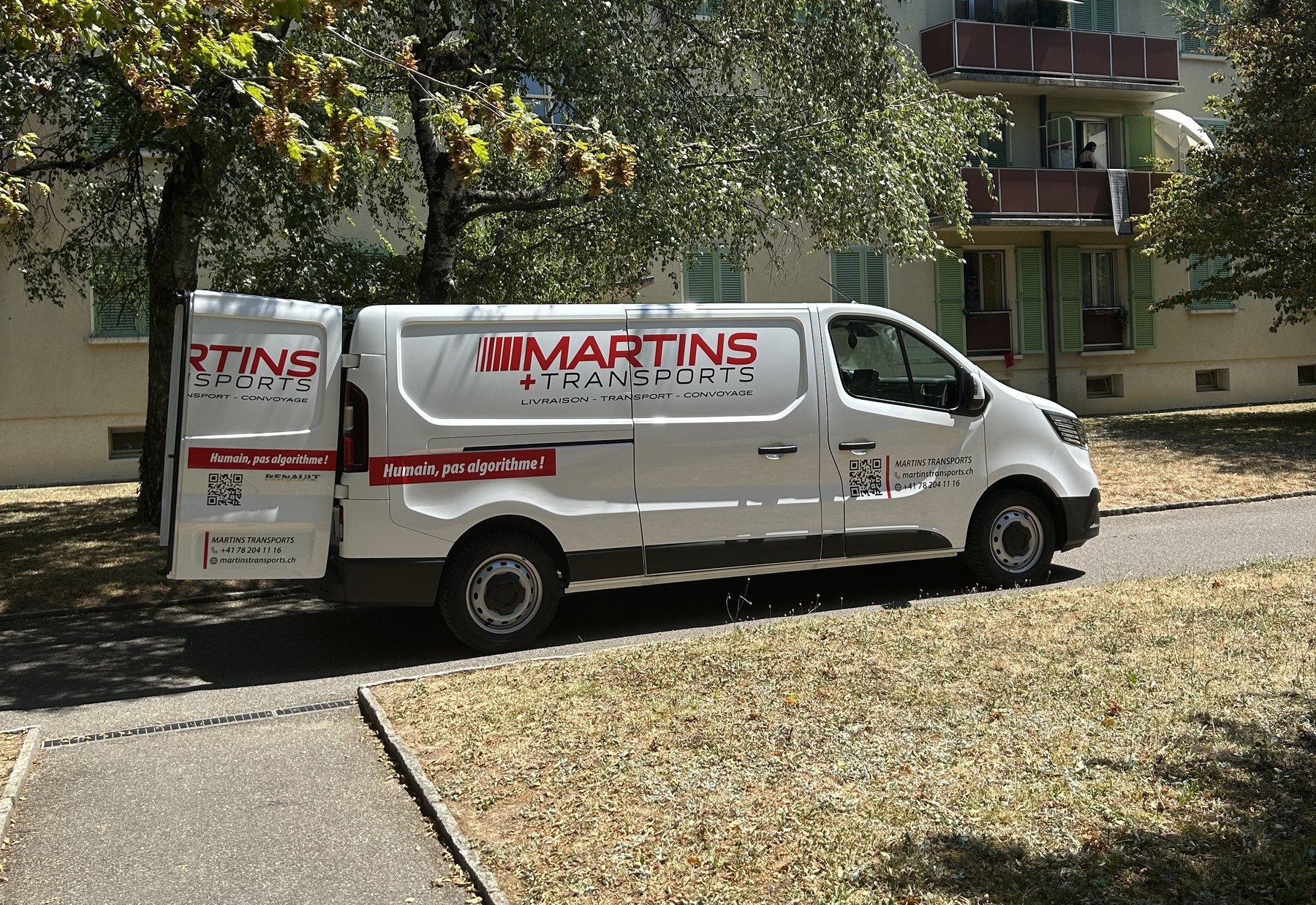 Fourgon léger Martins Transports — transport mobilier et cartons Genève